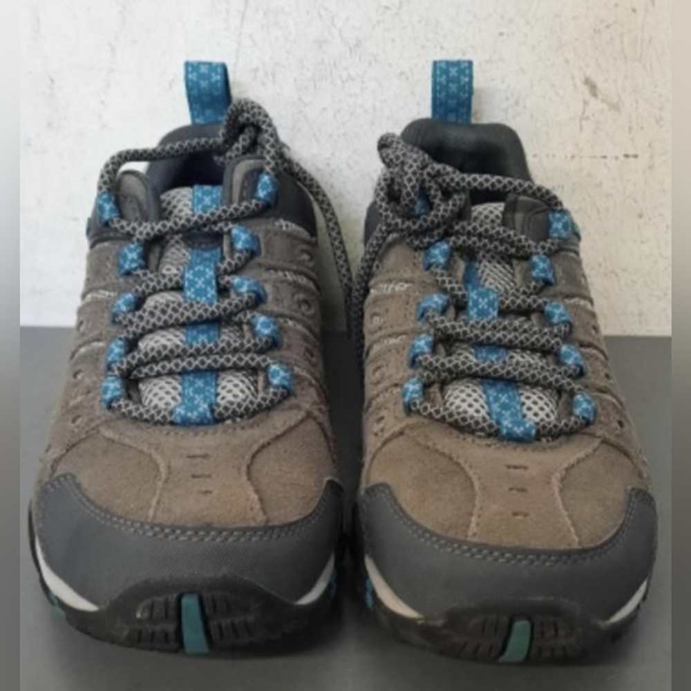 Merrell hiking shoes size 7W BNIB